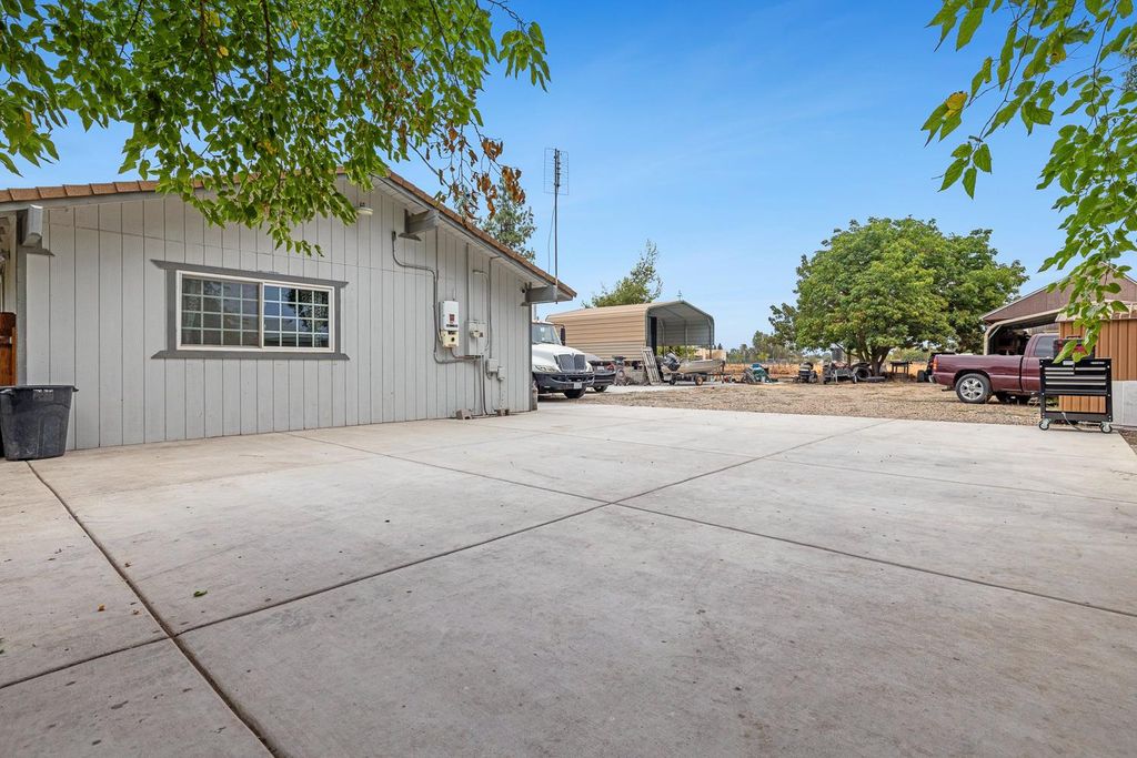 Image 29 of property listing at 12783 Road 34 1/2, Madera, CA 93636
