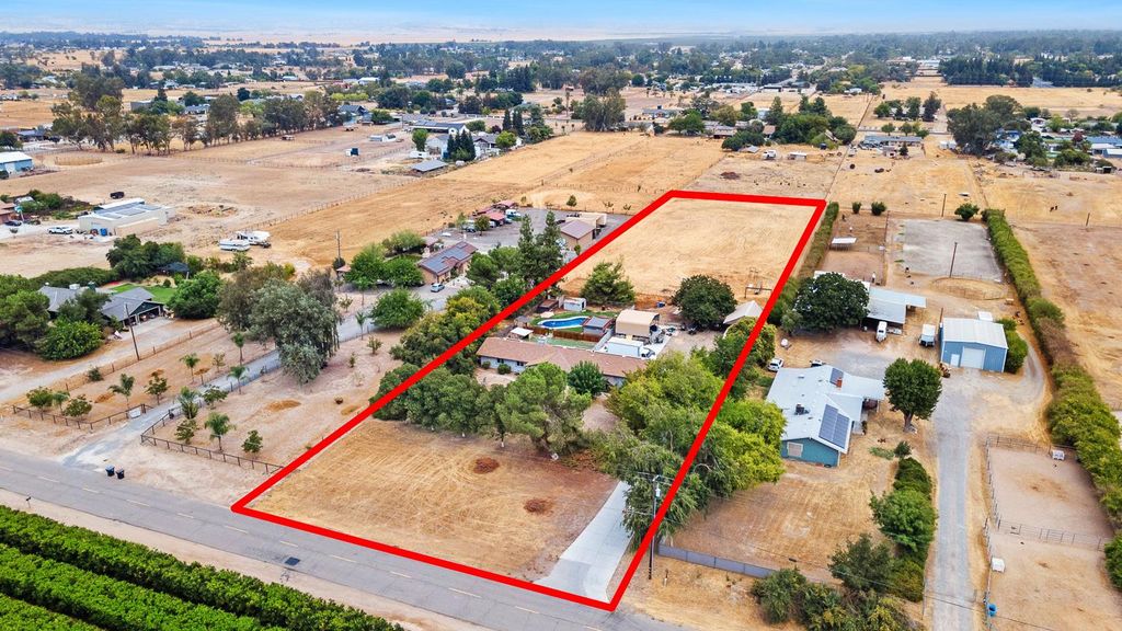 Image 33 of property listing at 12783 Road 34 1/2, Madera, CA 93636