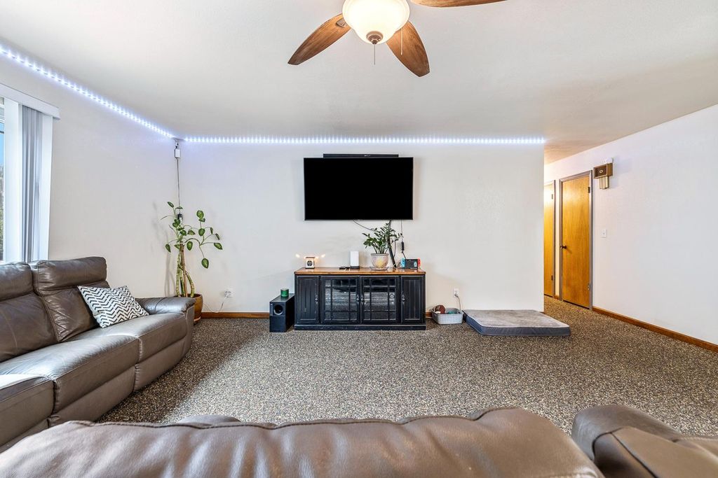 Image 5 of property listing at 12783 Road 34 1/2, Madera, CA 93636