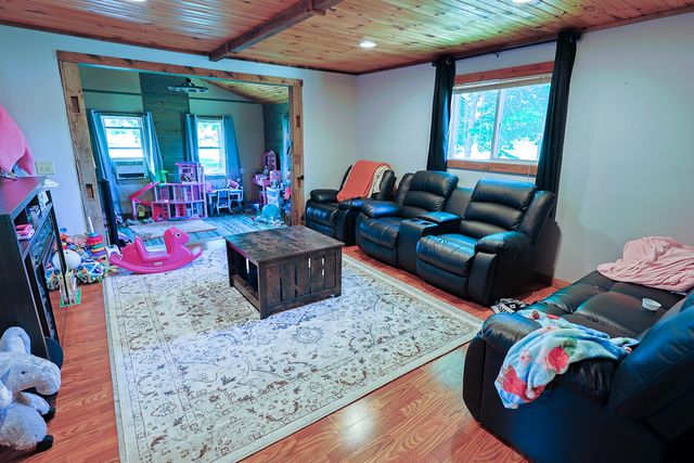 6854 E Garfield Road, Hesperia, MI 49421