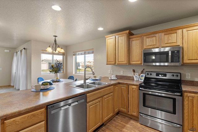 1260 FAIRBANKS DR, Box Elder, SD 57719