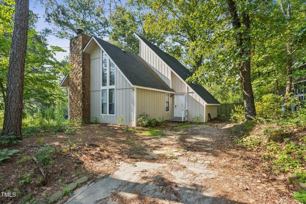 5725 Water Edge Drive, Fayetteville, NC 28314
