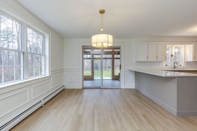 216 Hackett Hill Road, Hooksett, NH 03106