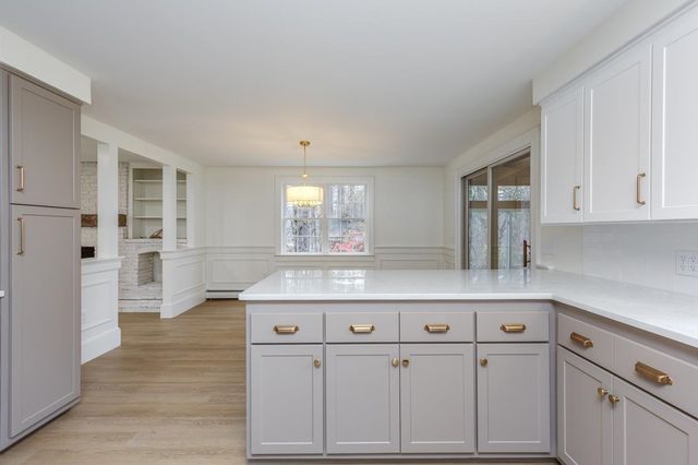 216 Hackett Hill Road, Hooksett, NH 03106