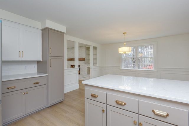 216 Hackett Hill Road, Hooksett, NH 03106