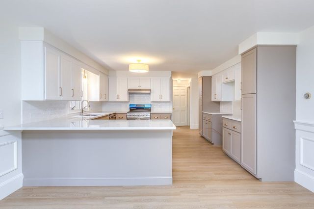 216 Hackett Hill Road, Hooksett, NH 03106