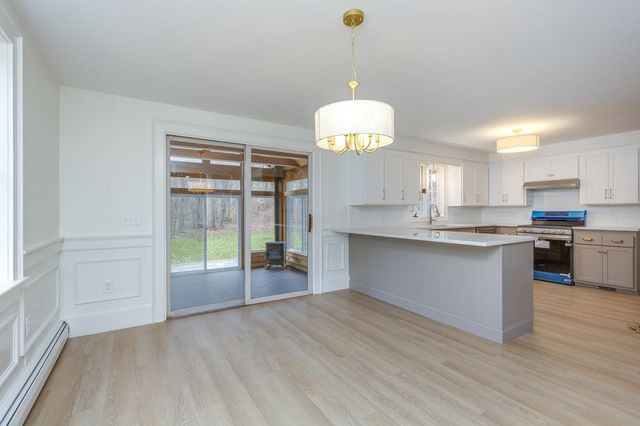 216 Hackett Hill Road, Hooksett, NH 03106