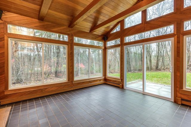 216 Hackett Hill Road, Hooksett, NH 03106