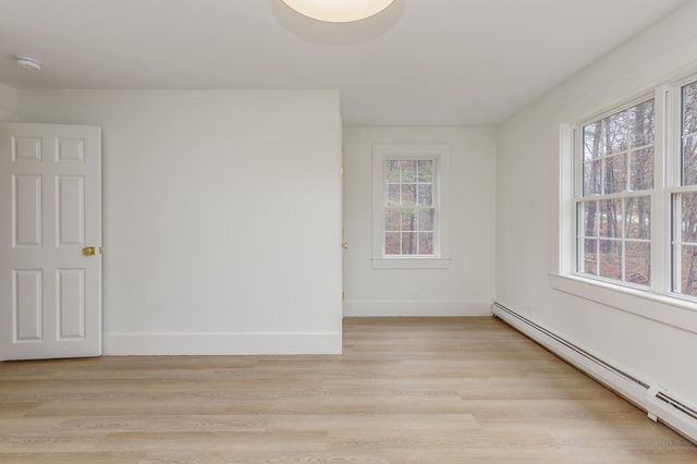 216 Hackett Hill Road, Hooksett, NH 03106