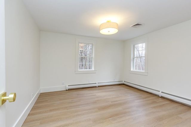 216 Hackett Hill Road, Hooksett, NH 03106