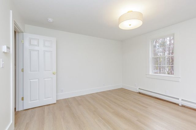 216 Hackett Hill Road, Hooksett, NH 03106