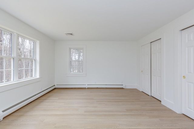 216 Hackett Hill Road, Hooksett, NH 03106