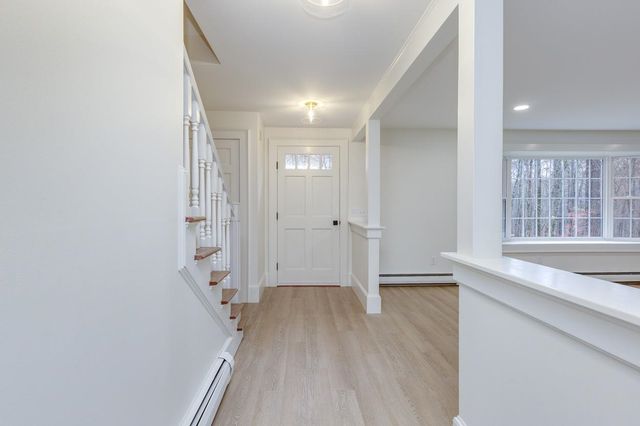 216 Hackett Hill Road, Hooksett, NH 03106