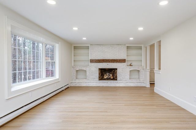 216 Hackett Hill Road, Hooksett, NH 03106