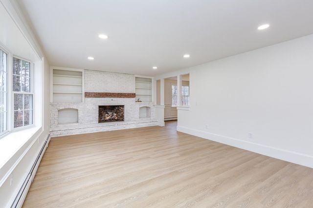 216 Hackett Hill Road, Hooksett, NH 03106