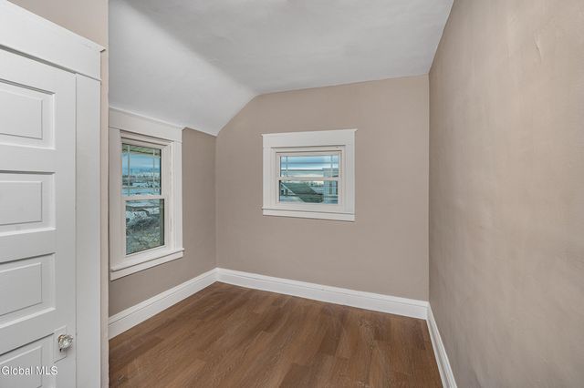 9 Lawn Avenue, Albany, NY 12204