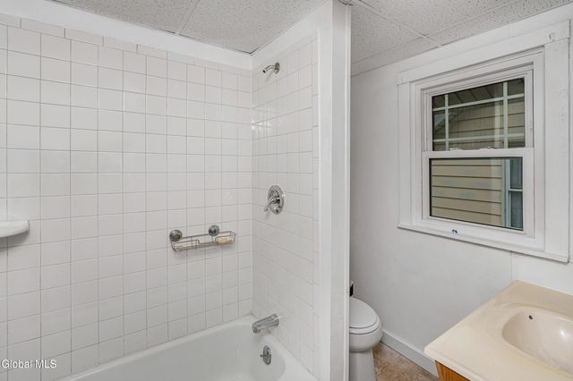 9 Lawn Avenue, Albany, NY 12204