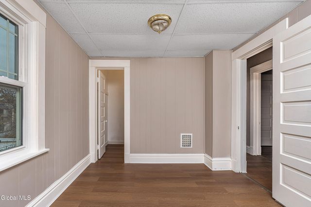 9 Lawn Avenue, Albany, NY 12204