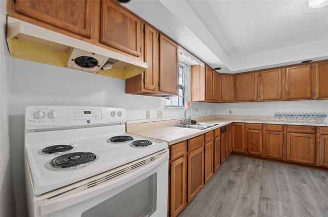 4606 Mallard Street, Hitchcock, TX 77563