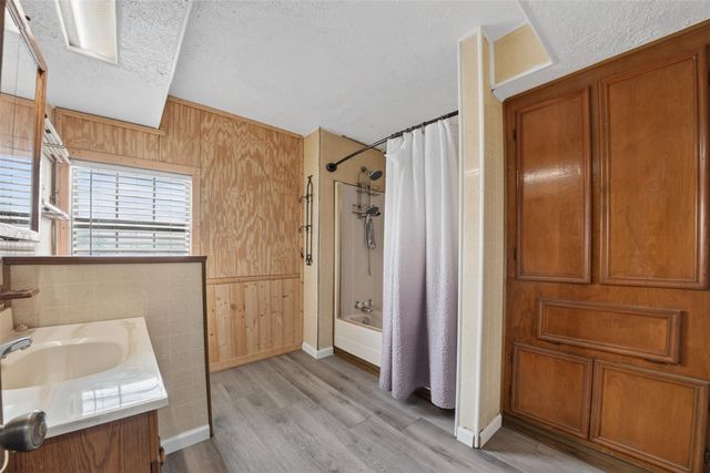 4606 Mallard Street, Hitchcock, TX 77563