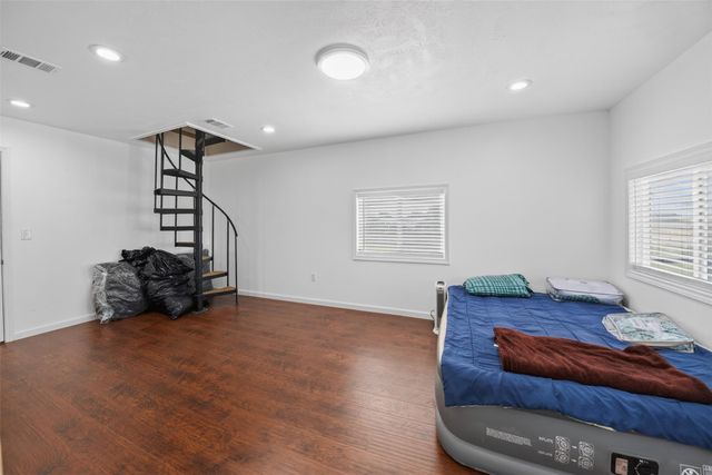 4606 Mallard Street, Hitchcock, TX 77563