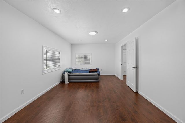 4606 Mallard Street, Hitchcock, TX 77563
