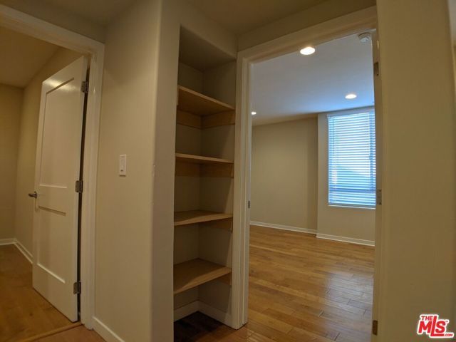 5143 White Oak Avenue 102, Encino (los Angeles), CA 91316