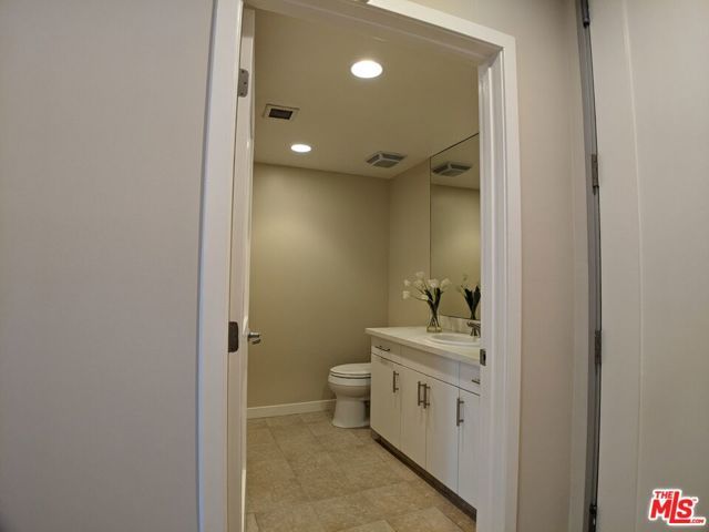 5143 White Oak Avenue 102, Encino (los Angeles), CA 91316