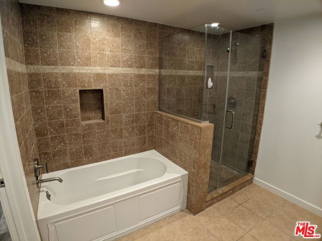 5143 White Oak Avenue 102, Encino (los Angeles), CA 91316