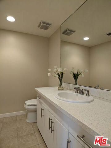 5143 White Oak Avenue 102, Encino (los Angeles), CA 91316