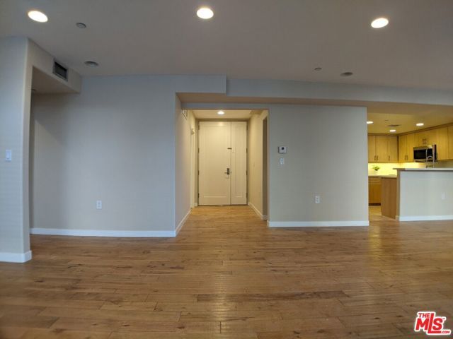 5143 White Oak Avenue 102, Encino (los Angeles), CA 91316