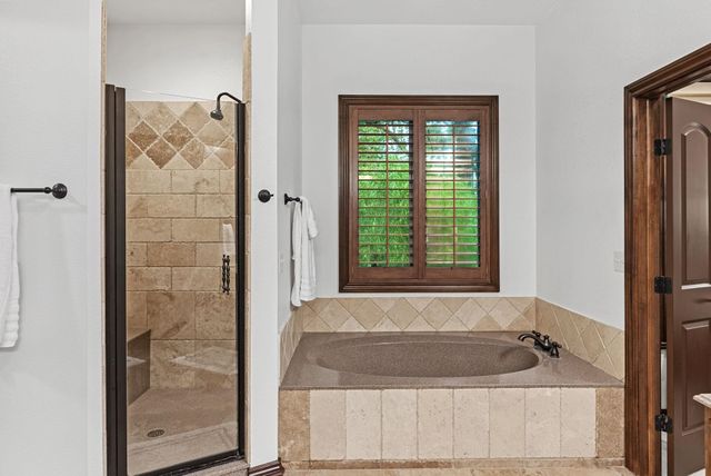 918 E Lakecrest Dr, Andover, KS 67002