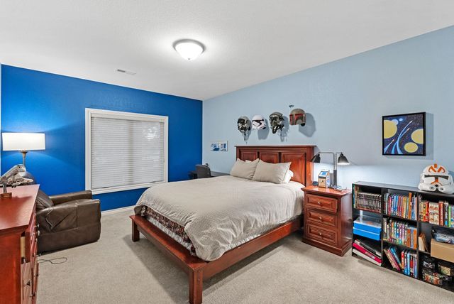 918 E Lakecrest Dr, Andover, KS 67002