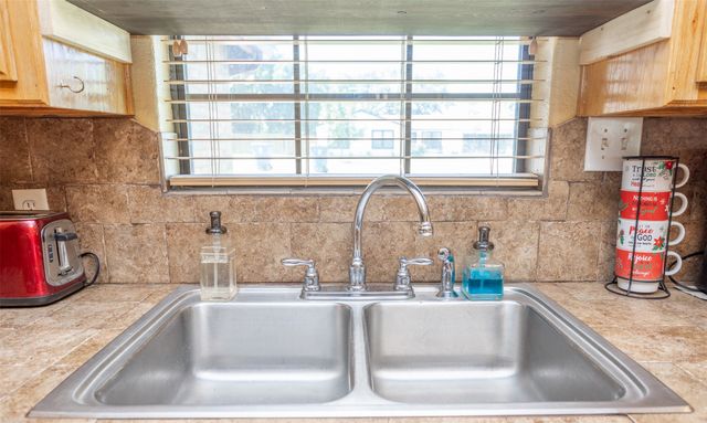291 Old Spanish Trail, Valley View, TX 76272