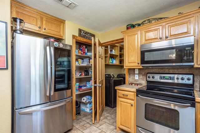 291 Old Spanish Trail, Valley View, TX 76272