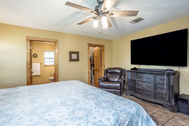 291 Old Spanish Trail, Valley View, TX 76272