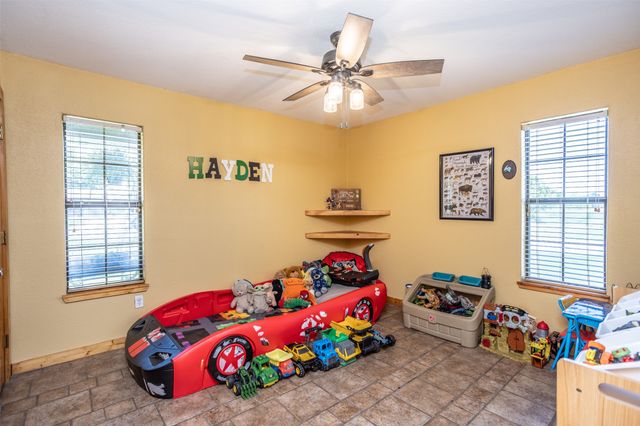291 Old Spanish Trail, Valley View, TX 76272