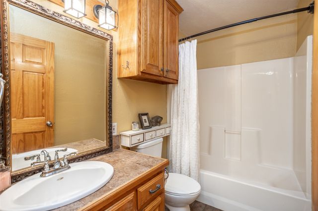 291 Old Spanish Trail, Valley View, TX 76272