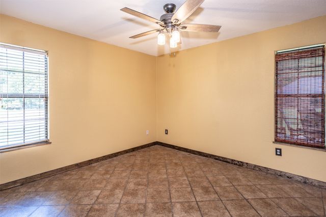 291 Old Spanish Trail, Valley View, TX 76272