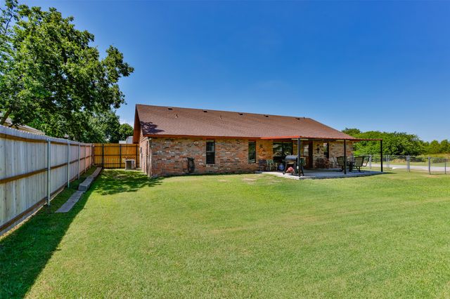 291 Old Spanish Trail, Valley View, TX 76272