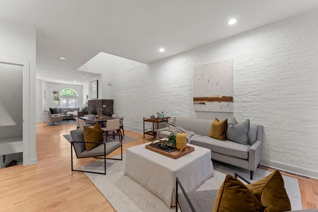 505 Holly Avenue, Saint Paul, MN 55102