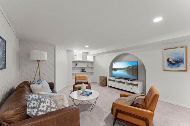 505 Holly Avenue, Saint Paul, MN 55102