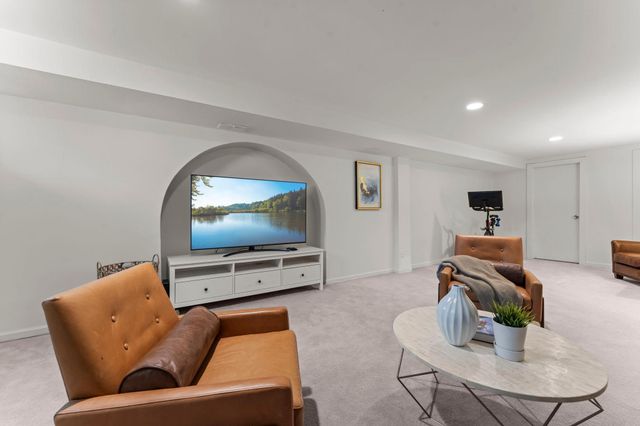 505 Holly Avenue, Saint Paul, MN 55102