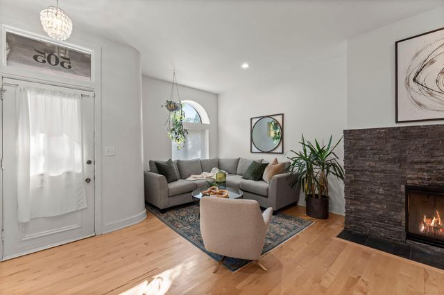 505 Holly Avenue, Saint Paul, MN 55102