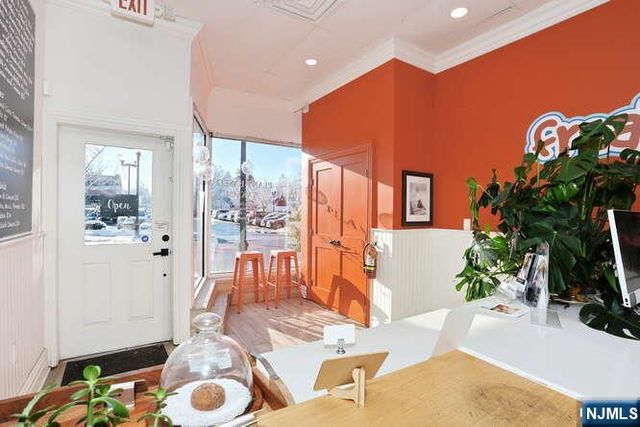 39 Godwin Avenue 39, Ridgewood, NJ 07450