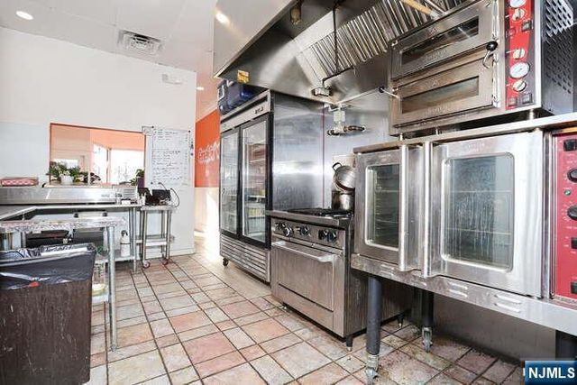 39 Godwin Avenue 39, Ridgewood, NJ 07450