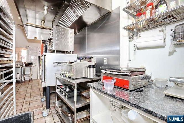 39 Godwin Avenue 39, Ridgewood, NJ 07450