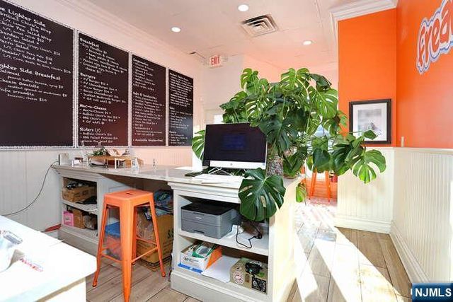 39 Godwin Avenue 39, Ridgewood, NJ 07450