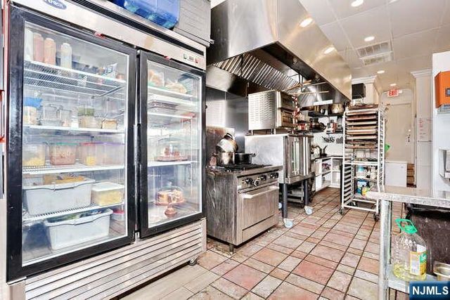 39 Godwin Avenue 39, Ridgewood, NJ 07450