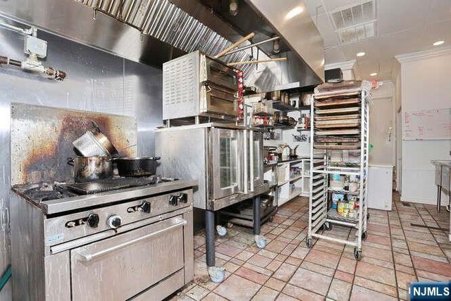 39 Godwin Avenue 39, Ridgewood, NJ 07450